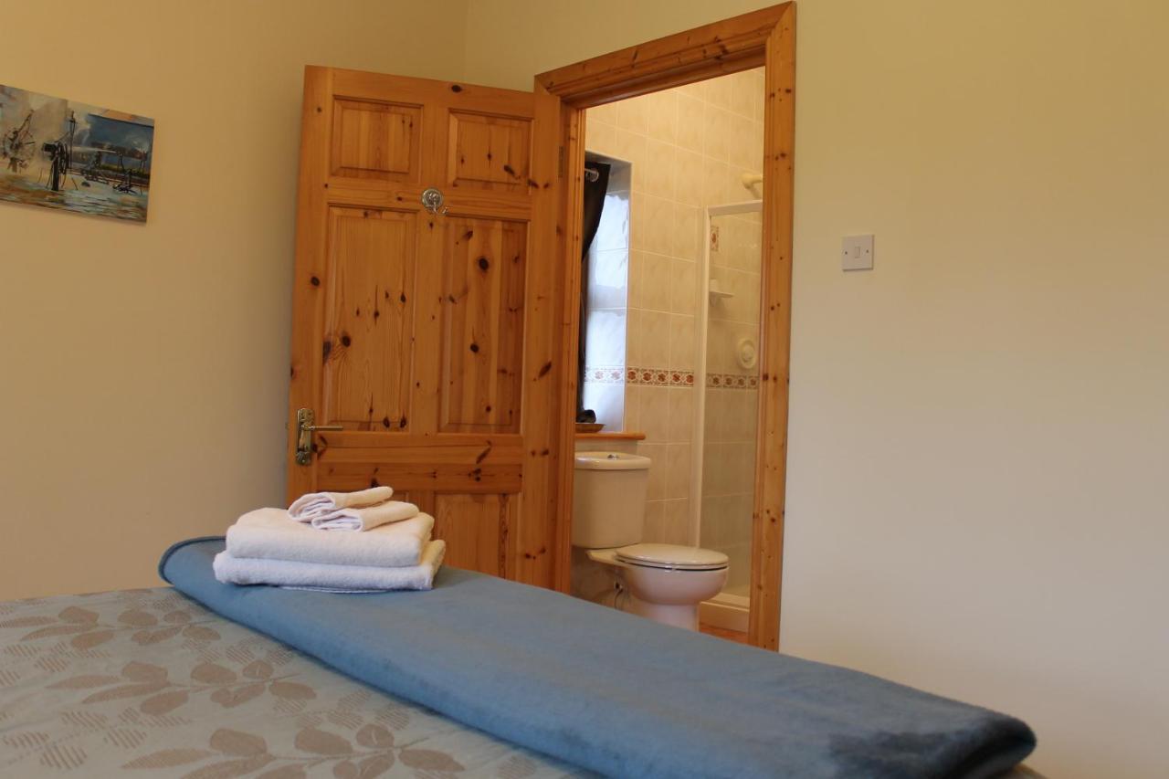 Riverbend Lodge B & B Oughterard Exterior photo
